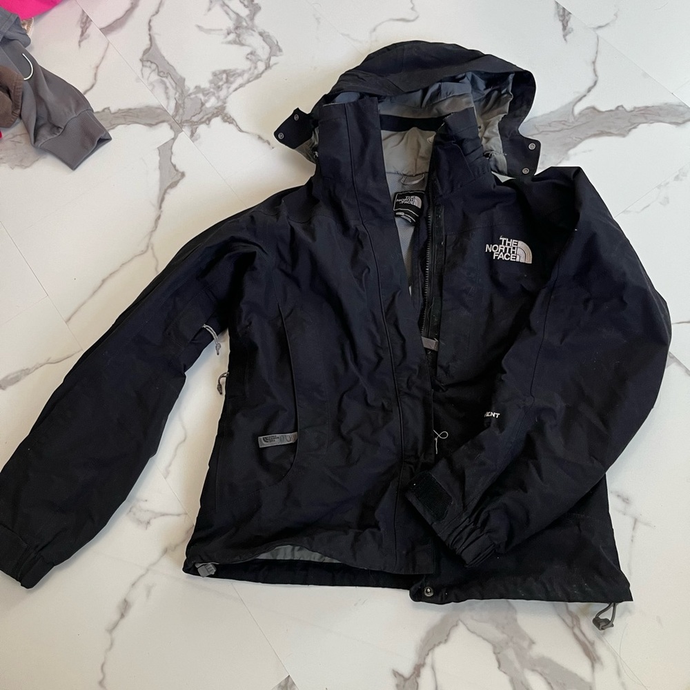 Black north face windbreaker